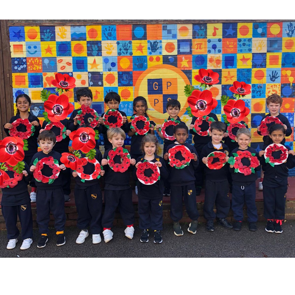 The children in GPPS made their own poppy wreaths to commemorate Remembrance Day.

#lestweforget2021 #RemembranceDay