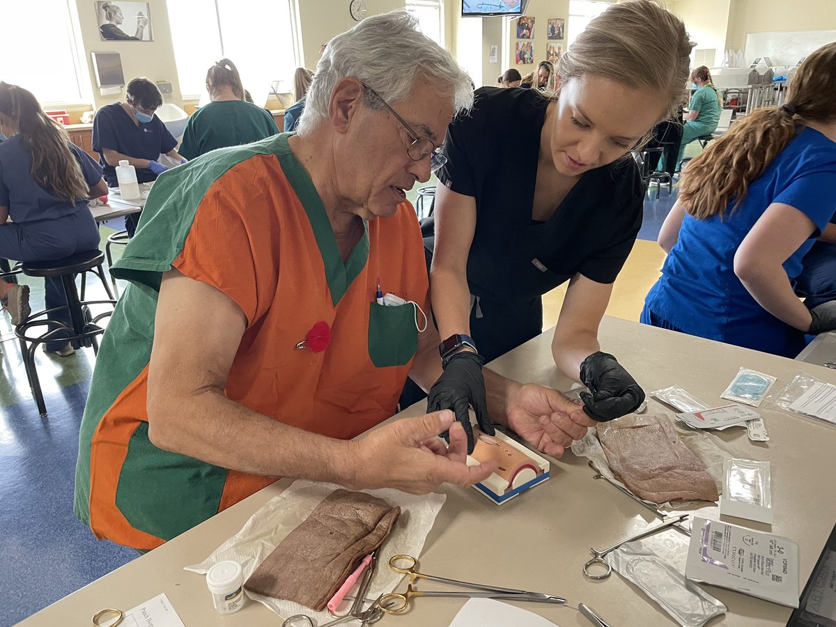 kporterdo's tweet photo. Working with our faculty advisor trauma surgeon Dr. Anthony LaPorta MD teaching students with our @ACOS_MSS led suture clinic!! #acos #medicalstudent #suturing #acosmss #rockyvistauniversity #rvucom https://t.co/yJYAMIAKxG