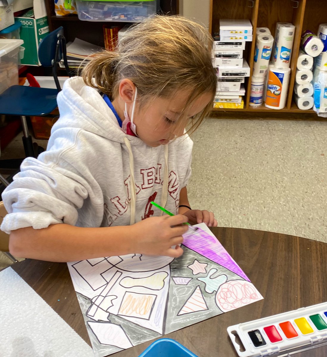 MrsPippensQUEST's tweet photo. 4th graders adding pattern (crayons) and color (watercolor paint)  to their abstract art pieces.  Did they use complementary or analogous colors? #elementsofart https://t.co/1WrLltNdrA