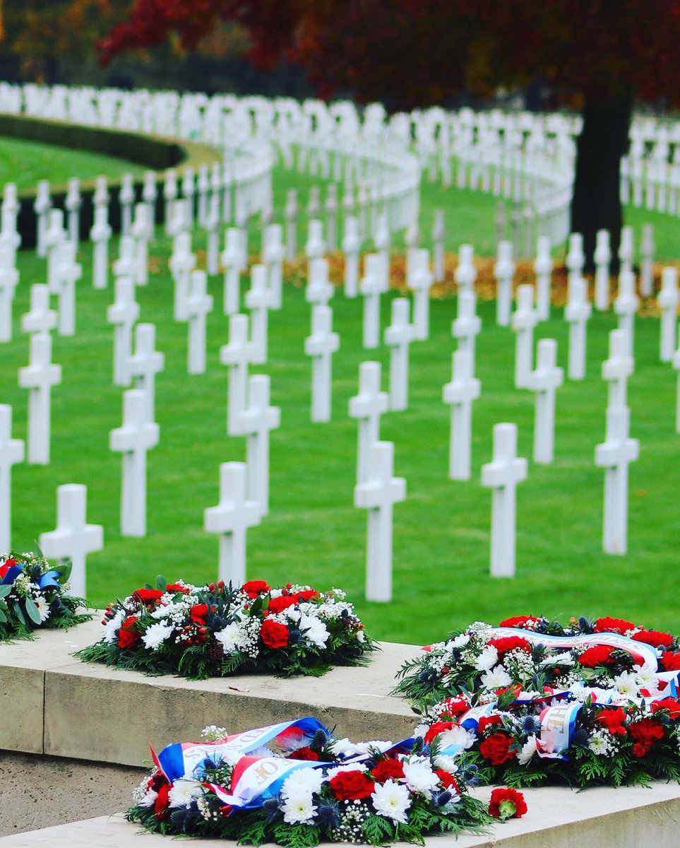 USAinUK's tweet image. Today we laid a wreath at the Cambridge American Cemetery, the final resting place of 3,811 Americans. We honor their service today, and every day. #ArmisticeDay  #VeteransDay