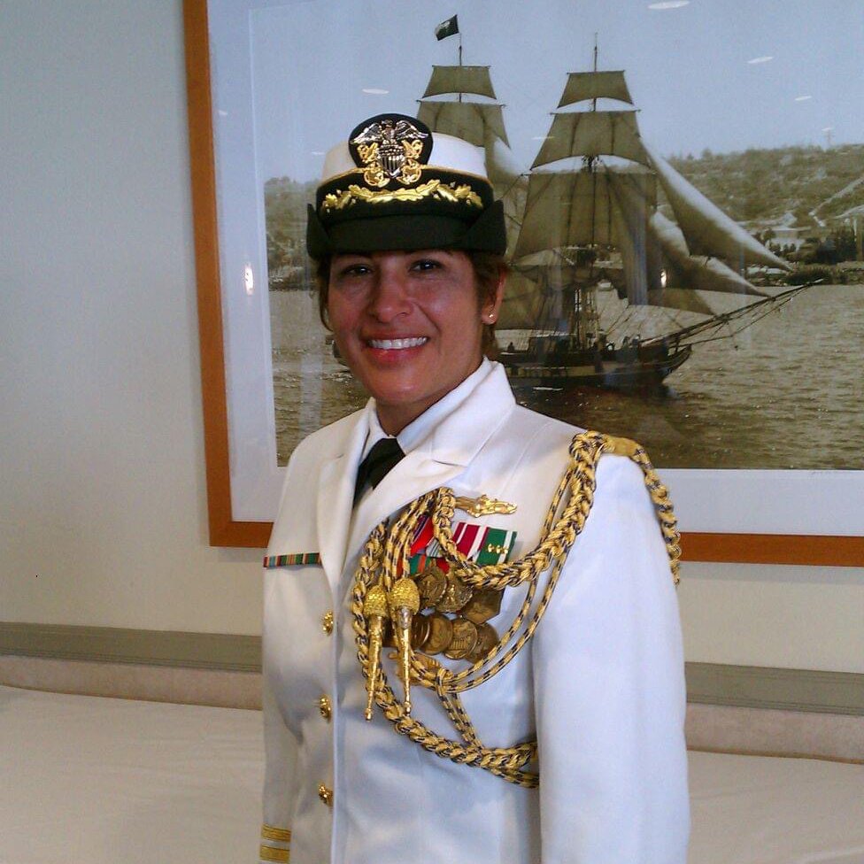 WeAreIntel's tweet photo. Former Navy captain Gisele Bonitz found a second career at Intel, bringing her sense of duty, strong ethics, and innate honesty to her work in AI. Read how she and her son are spending #VeteransDay: https://t.co/JHRsYXBfST #InclusionAtIntel https://t.co/jKcQdDp7mV