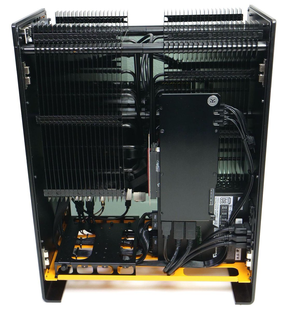 Kann das <a href="/monsterlaboPC/">MonsterLabo</a> #TheBeast auch einen Ryzen 9 5950X und eine GeForce RTX 3080 Ti noch passiv kühlen? Diese Frage beantworten wir im Test des passiven Gaming-Gehäuses: hardwareluxx.de/index.php/arti…