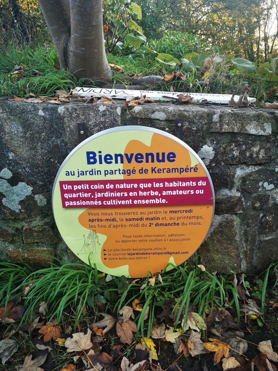 BonnardTrabelsi's tweet photo. Aujourd'hui petit tour au jardin partagé de Kérampéré, dans le quartier de Saint Marc. De la douceur de vivre et du partage. https://t.co/jGyWpGSJUk