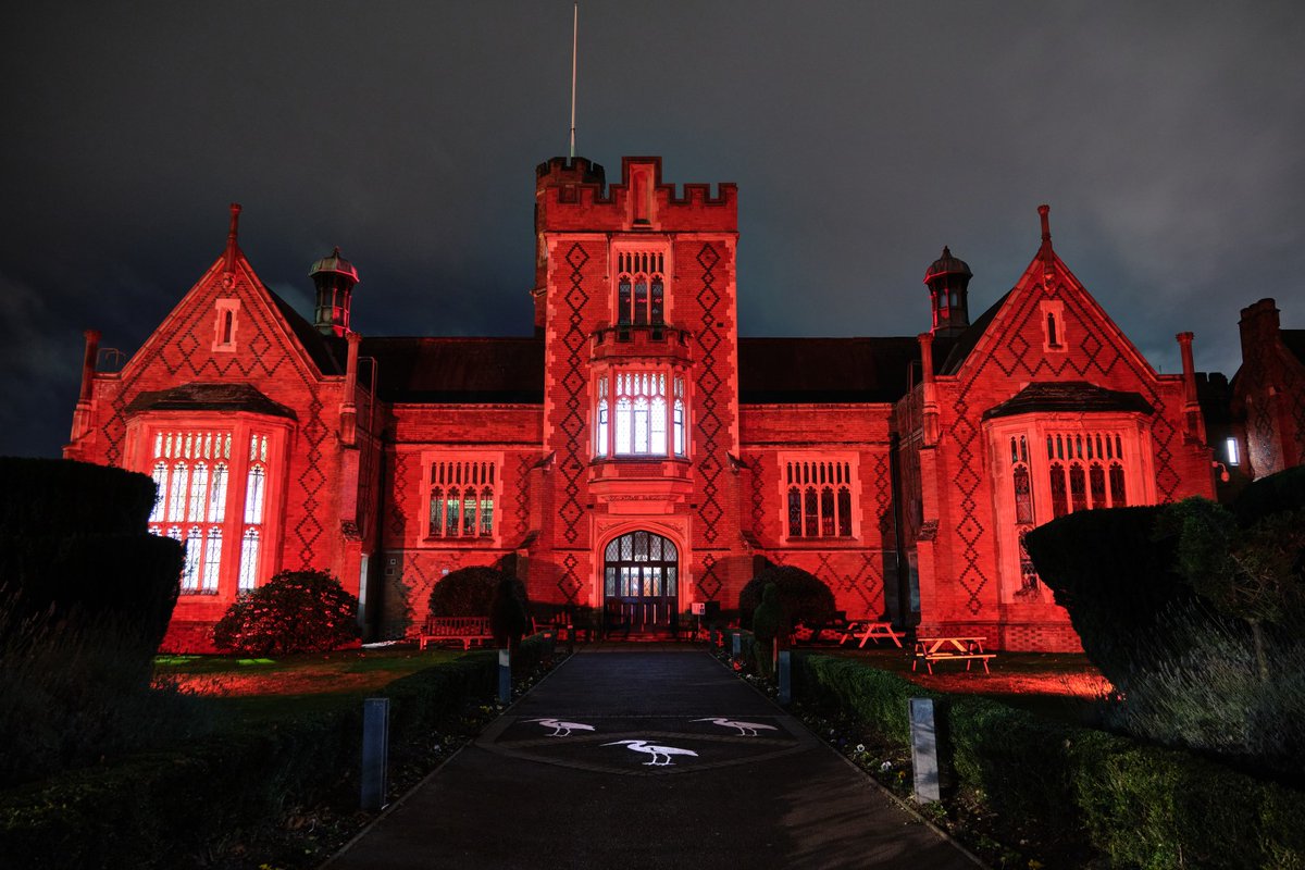 LboroGrammar's tweet photo. The Tower is looking stunning this evening, bathed in red for Remembrance. #Loughborough #LSFFamily #Remembrance2021 #lestweforget #lightupinred https://t.co/i0nY156P4c
