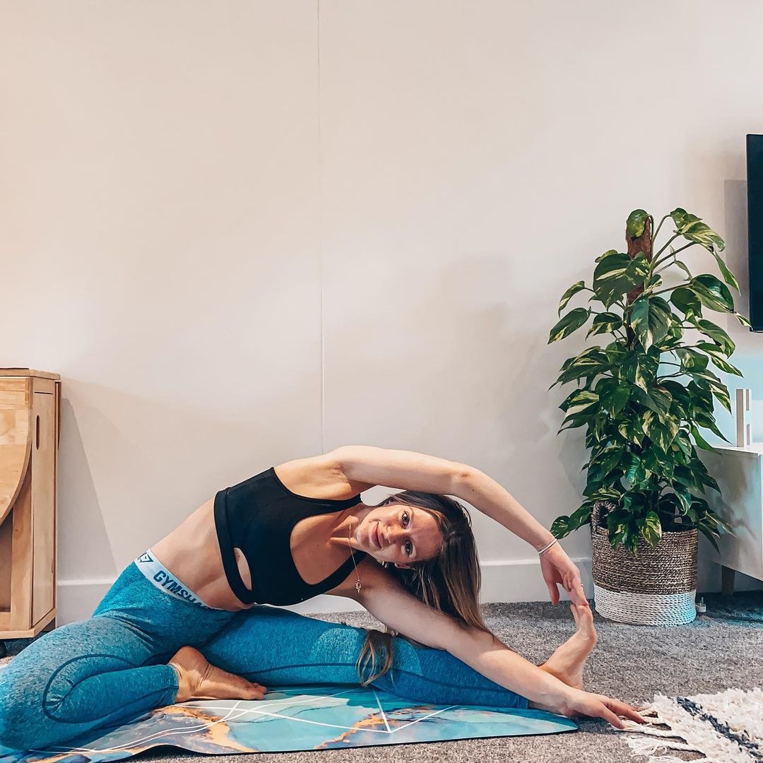 theformfitness's tweet photo. More stretching, less stressing! Let’s get it om 🙏

There's no better feeling than realising that just a few weeks ago you couldn’t do something you just did. You don’t have to be flexible to do yoga, you just have to be willing to give it a go!

📸: Hannah + her Kintsugi mat 💙 https://t.co/t8f3ZMruga