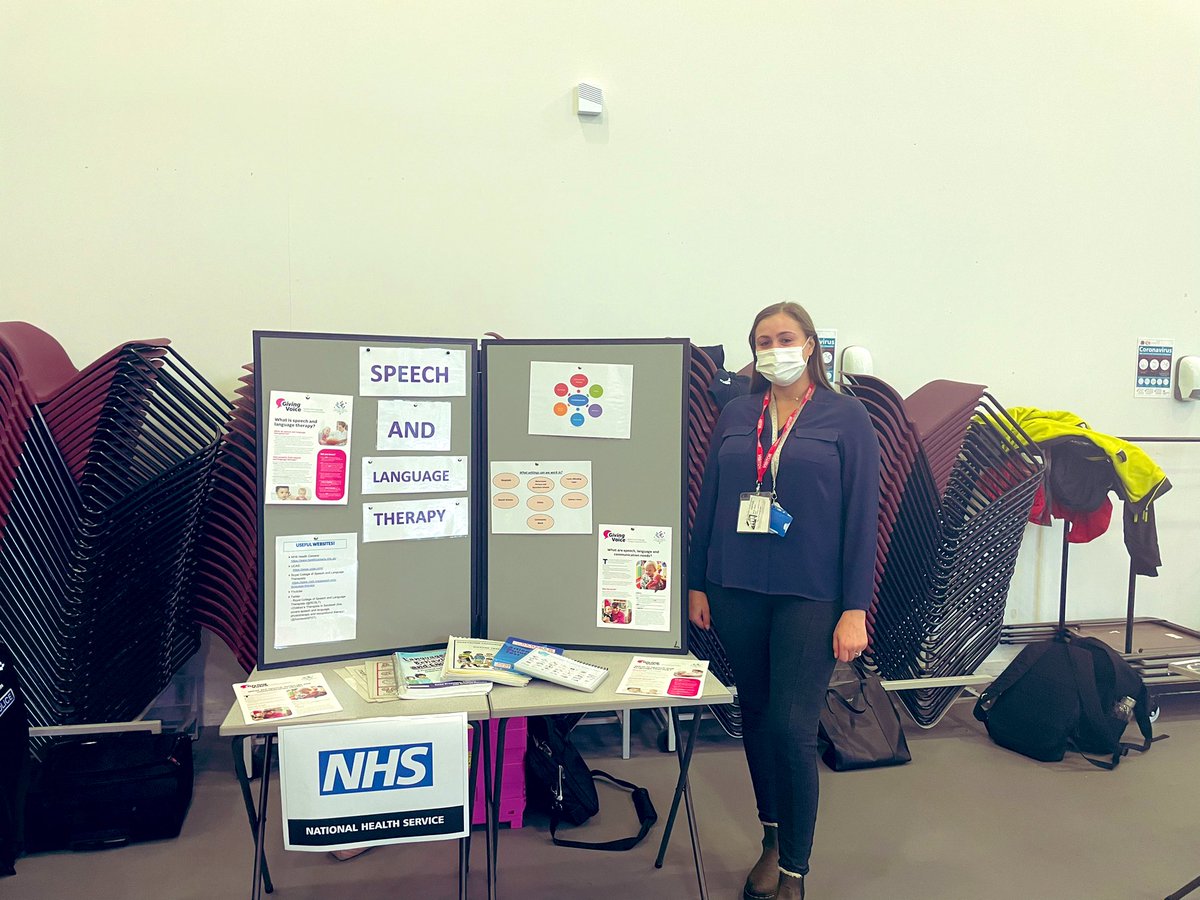 FreyaSmithSLT's tweet photo. This afternoon I had the pleasure of going to a school’s career fair with my future sister in law to raise more awareness around speech and language therapy as a career (and Holly raising awareness around radiography) 📚🎓🏫 #mySLTday https://t.co/2ZWbJpKGzn