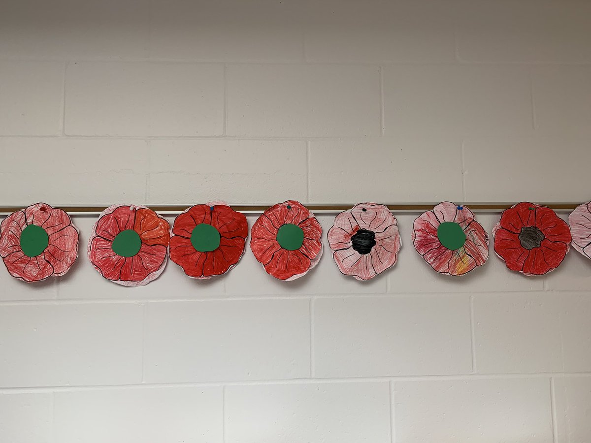 RussellPSchool's tweet photo. We Remember. #LestWeForget https://t.co/bmsfGVxKLn