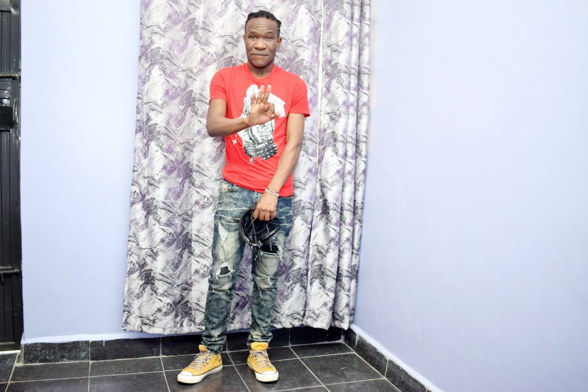 Demakufu tweet media