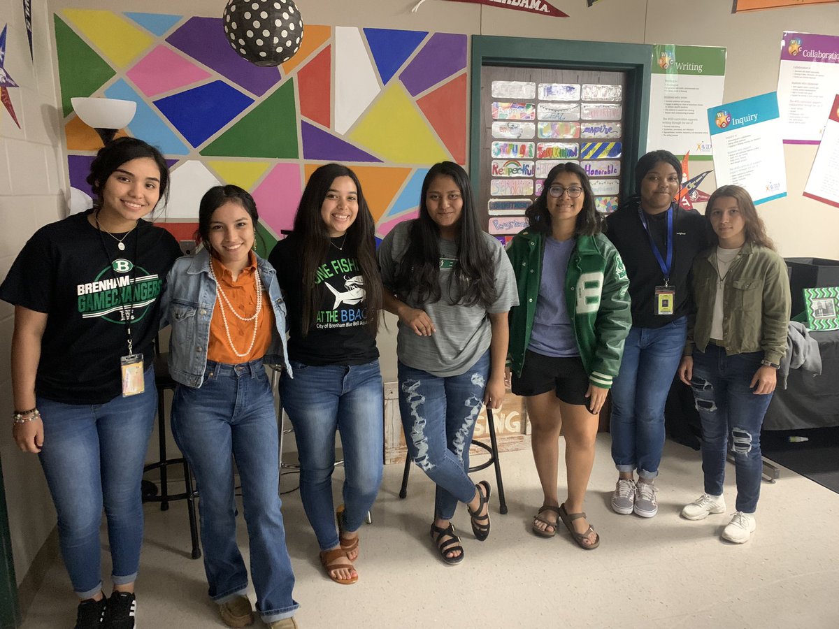 RuizAVID's tweet photo. Our fearless leaders of @BrenhamHSAVID were inducted into NHS last night. We are so proud of their commitment to excellence! Way to go, scholars! @BrenhamHS #Fishinforexcellence @AVID4College #GoFurtherWithAVID @NhsBrenham https://t.co/o8gqEjFGEf