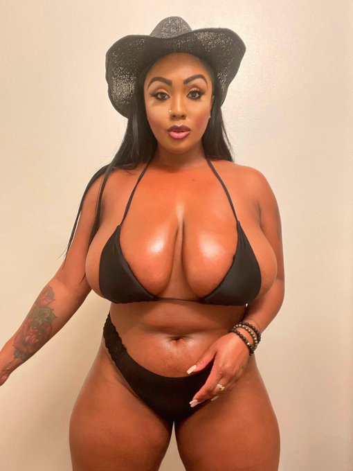 Everything is bigger in Texas 👊🏾💪🏾🤠 like what you see ? https://t.co/NW85viVuT5 #dallas #texas #allnatural<a href="/tag/texas"class="tags"><span>#texas</span></a><a href="/tag/fitness"class="tags"><span>#fitness</span></a><a href="/tag/allnatural"class="tags"><span>#allnatural</span></a><a href="/tag/dallas"class="tags"><span>#dallas</span></a><a href="/tag/thursday"class="tags"><span>#thursday</span></a>