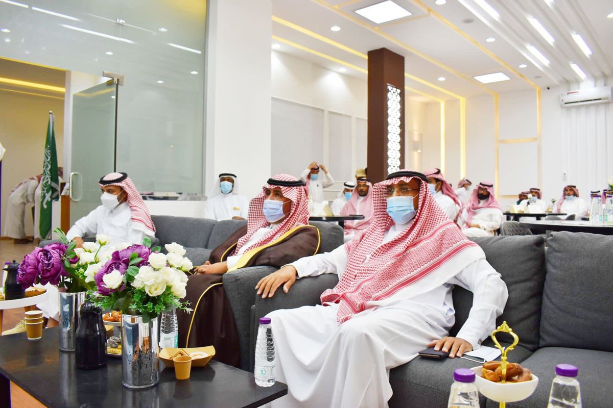 jiwar_avw's tweet photo. سعادة محافظ #العلا 
الاستاذ :راشد القحطاني في تشريفه مبادرة #لأنكم_تستاهلو
#شكراً_أبطال_الوطن
#جمعية_العمل_التطوعي_بالعلا
#تطوع
#العلا #العمل_التطوعي https://t.co/lebdhNrmMP