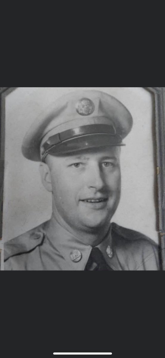 schroeder_ann's tweet photo. Happy Veterans Day #MyDad #MyBabyBrother #ThanksForServing https://t.co/q9qX5GbbOT