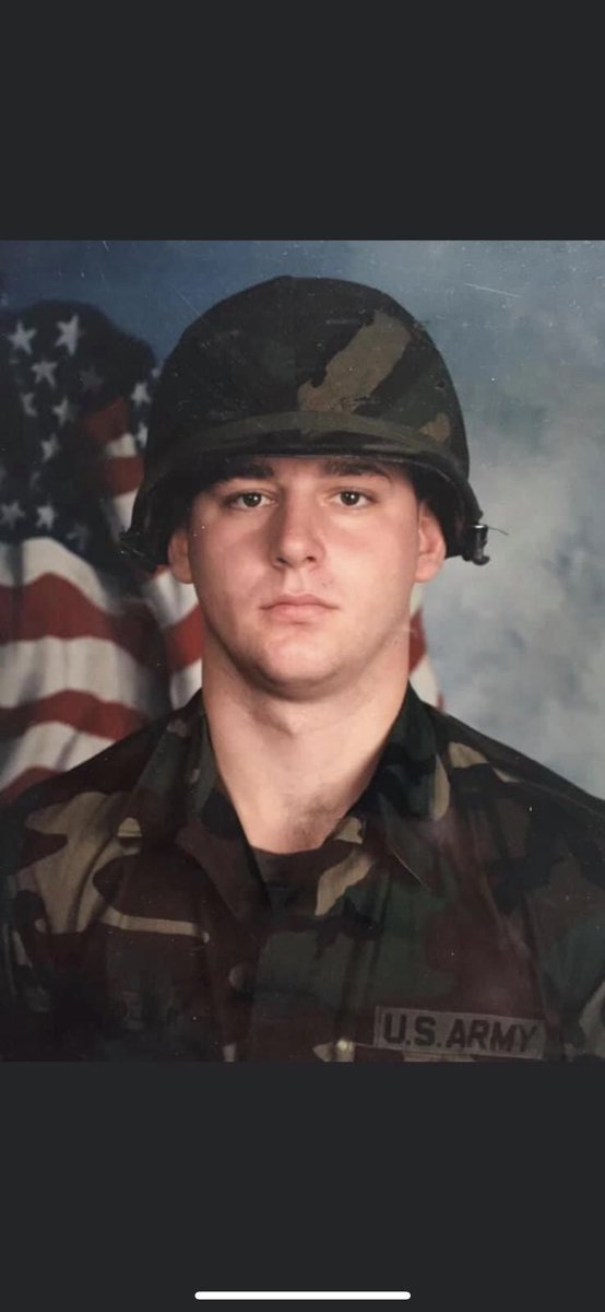 schroeder_ann's tweet photo. Happy Veterans Day #MyDad #MyBabyBrother #ThanksForServing https://t.co/q9qX5GbbOT