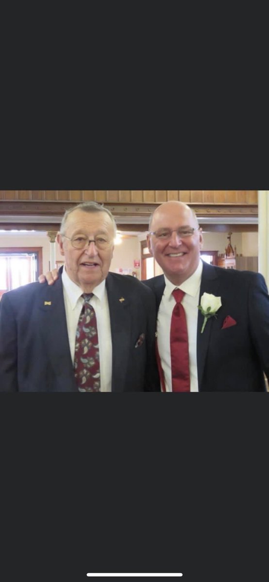 schroeder_ann's tweet photo. Happy Veterans Day #MyDad #MyBabyBrother #ThanksForServing https://t.co/q9qX5GbbOT
