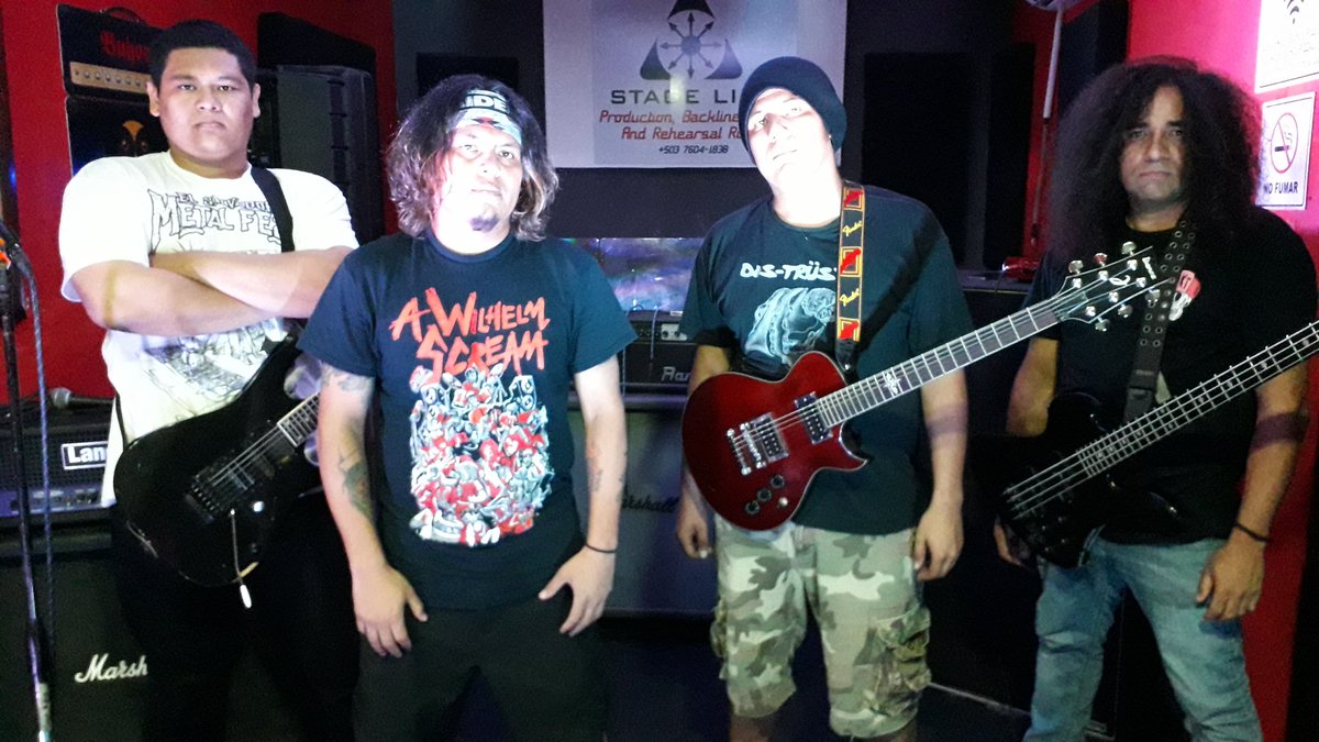 LordVulgarNC's tweet photo. Line Up Social S.S 2021
Fernando Tunaca - Gitarra
Alexander Palacios - Voz
Noe Velasquez - Guitarra
Jorge Arteaga - Bajo
Daniel "PNC" Ruballo (fuera de cámara) - Batería
#Circa2021 #CrossoverThrash #ElSalvador #StageLine #MetalLife https://t.co/TZmEmvdVGc