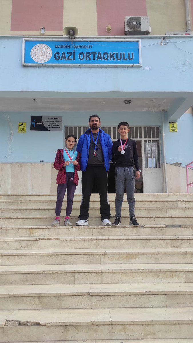 Bölgesel ilçe karma atletizmde dereceye giren öğrencilerimizi ve onları yarışmaya hazırlayan öğretmenimizi  tebrik eder, gelecek yarışmalarda kendilerine başarılar dileriz. 🏃🏅  👏
<a href="/OzbayOmer/">Ömer Özbay</a> 
<a href="/MemetPolat0247/">Memet Polat</a> 
<a href="/klcengiz/">cengiz kılıç</a> 
<a href="/ResitMusaoglu/">Reşit Musaoğlu</a> 
<a href="/sukruarslan34/">Şükrü ARSLAN</a> 
<a href="/ahmettokgz15/">Ahmet TOKGÖZ</a>