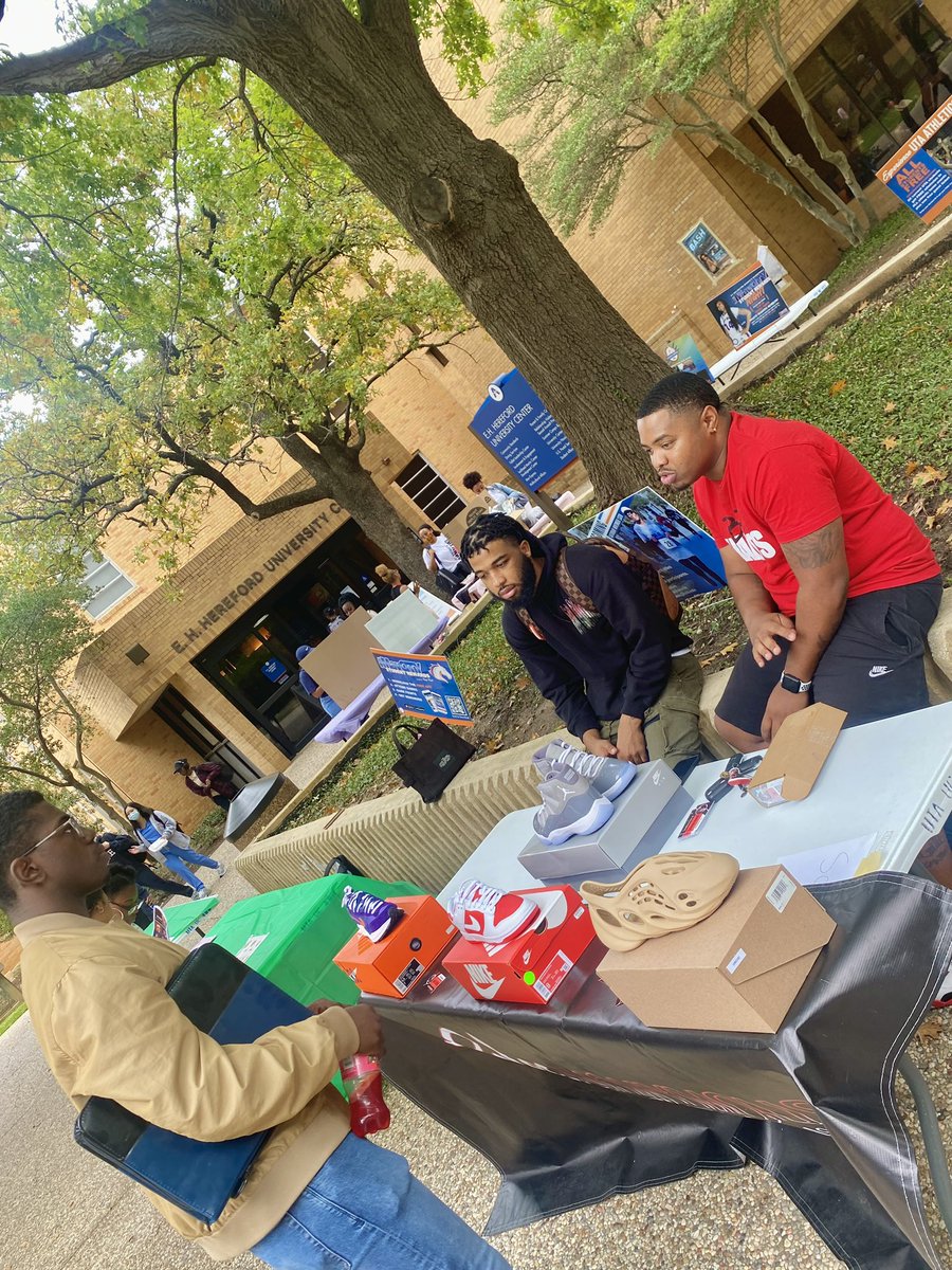 In the future we hope we can have a better BIGGER Black Wallstreet! 🏦 🤝Thank y’all for allowing us to highlight just a few of our young black entrepreneurs on campus!@ZetaMuAKAs