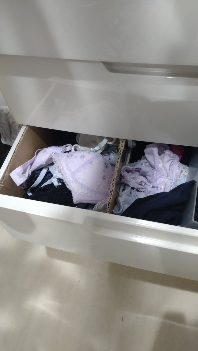 WDxQ1NQ40sAfmd7's tweet photo. 脱衣所から入ったらオープン(笑)
みなさんならどうしますか？
良かったらイイねよろしくお願いします https://t.co/V12V0Eh2My