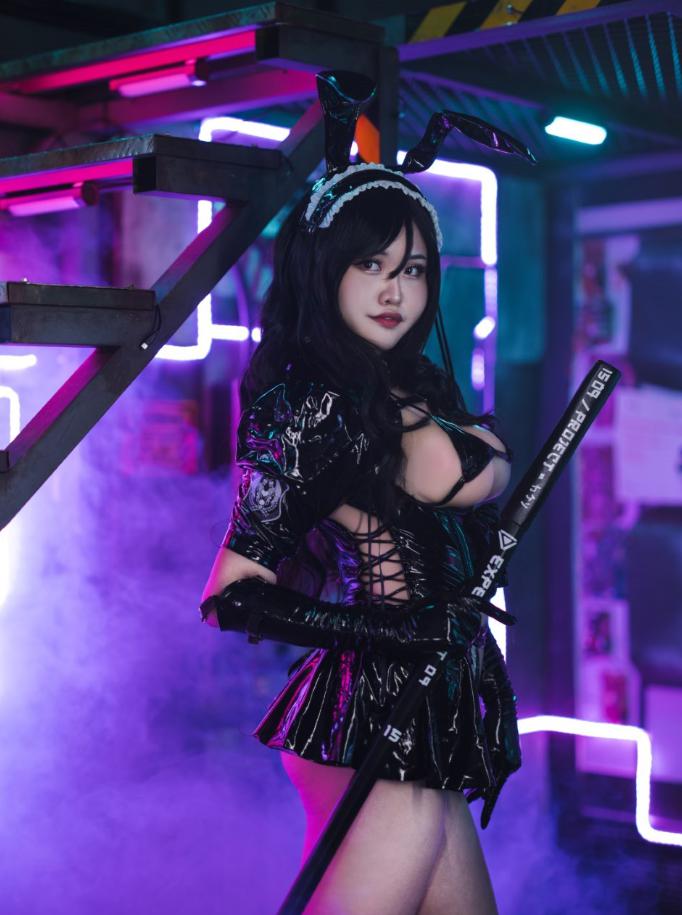 Azusacoss's tweet photo. In a world where you can hire bunny girls to do your chores, and be your bodyguard. Would you get one? 

https://t.co/mmSupJWMC4 https://t.co/8TnOAcH5HM