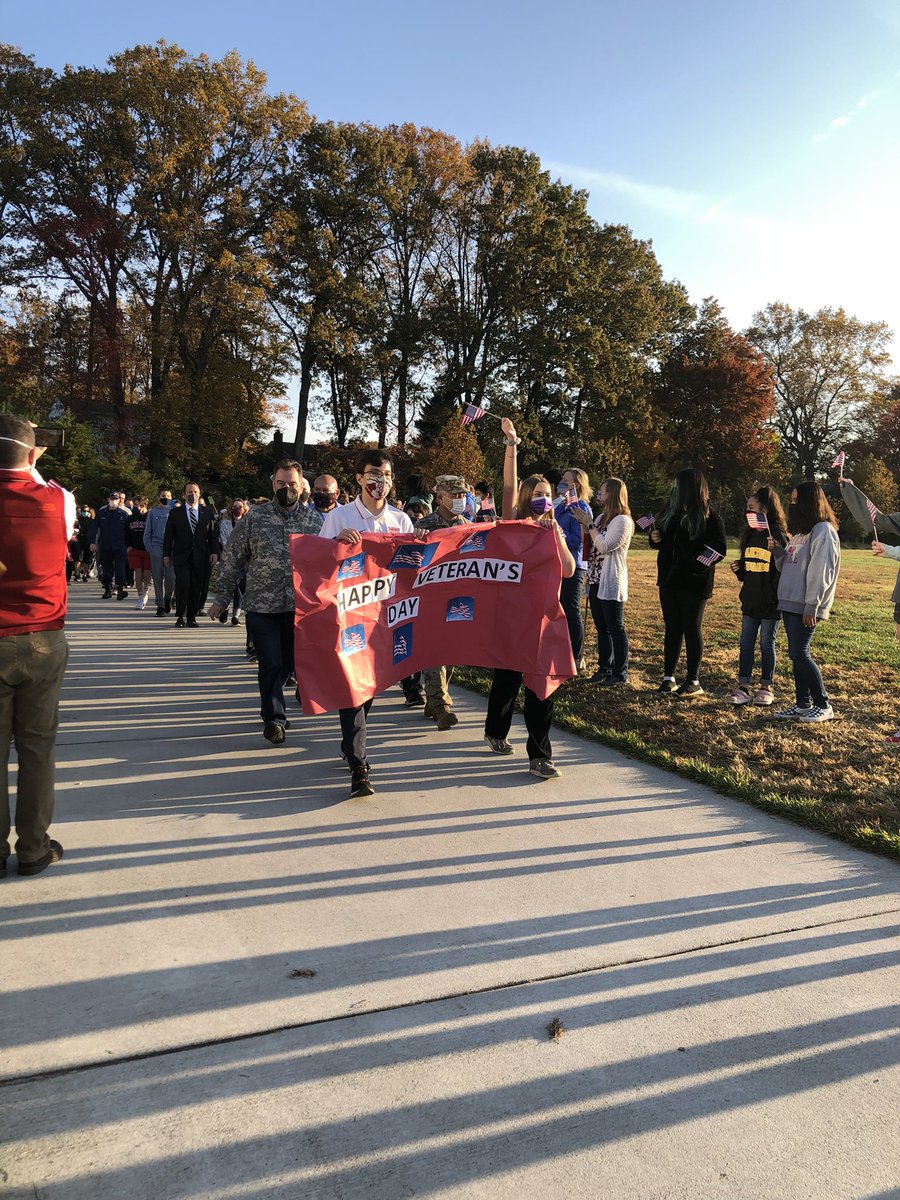 ThoreauMS's tweet photo. Thoreau Middle School’s first ever Veteran’s Day parade! #VeteransDay #ThankYouForYourService https://t.co/HbXmefLrEt