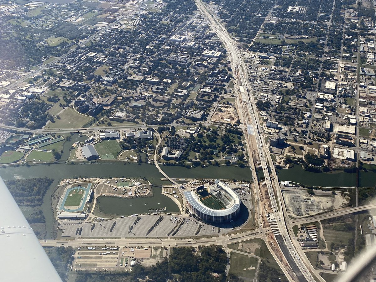 BBMeckelborg's tweet photo. My brother has his private pilots license &amp; is training to be a commercial pilot! Today, he flew over Waco for the first time ☺️❤️ Proud of you, @JackBednarz!! https://t.co/sAvzjvfhA6