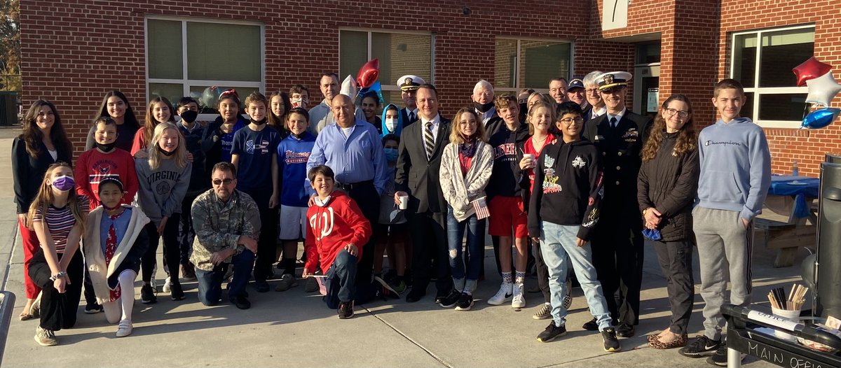JShinAP's tweet photo. Thank you to all our veterans for your sacrifice and service to our country.  We are  so grateful to get to spend the morning with some our @ThoreauMS Veterans and families!  Amazing job by all of students speaking, performing, and cheering!! #ThankYouVeterans https://t.co/iB3ZkRPlnr