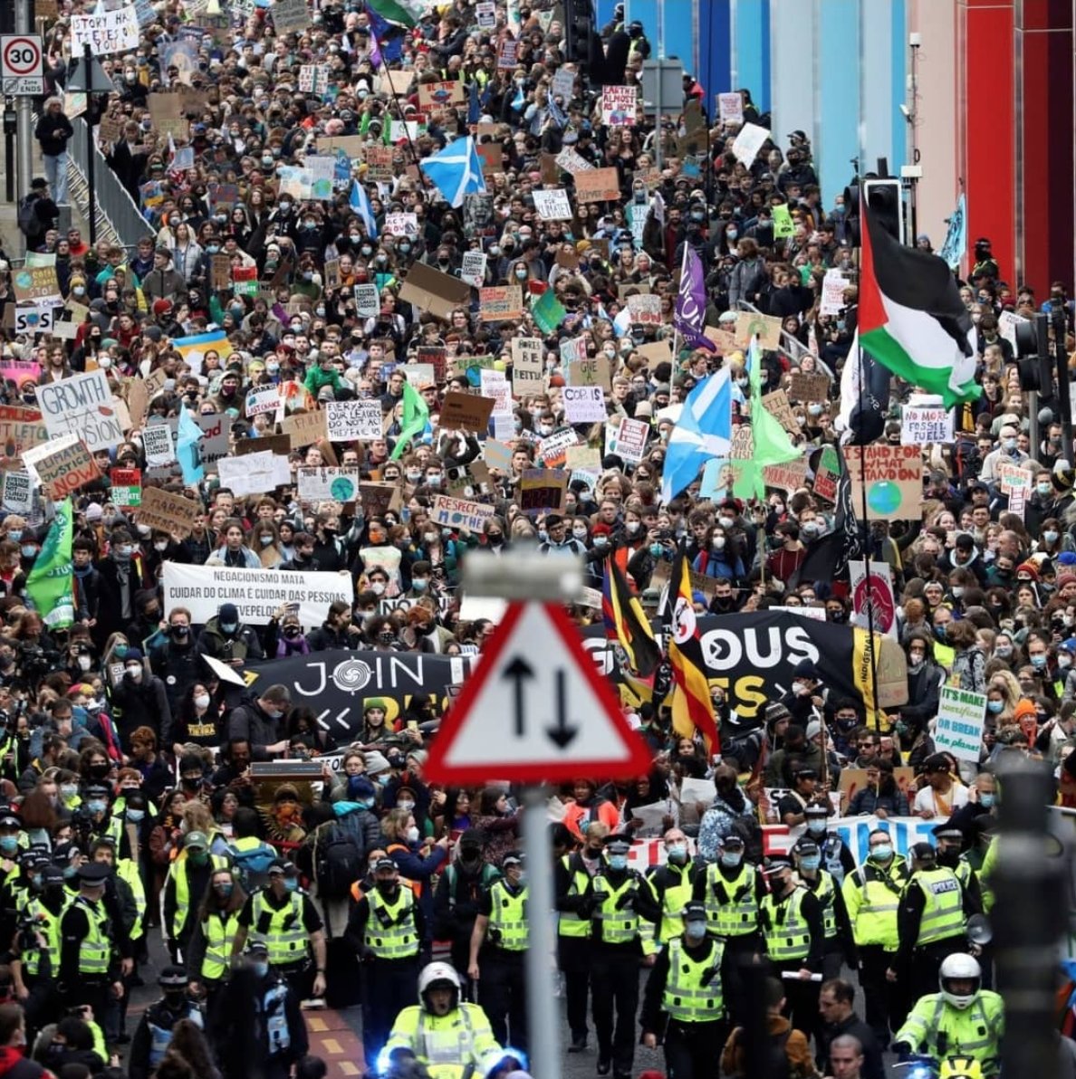 FFF_Scotland's tweet photo. We are on strike tomorrow!
At 11 am we will rally at the gates of cop  to call for radical, immediate action, not government and corporate greenwashing. Listen to the science and voices of those already affected!
#UprootTheSystem https://t.co/UzteoqtybB