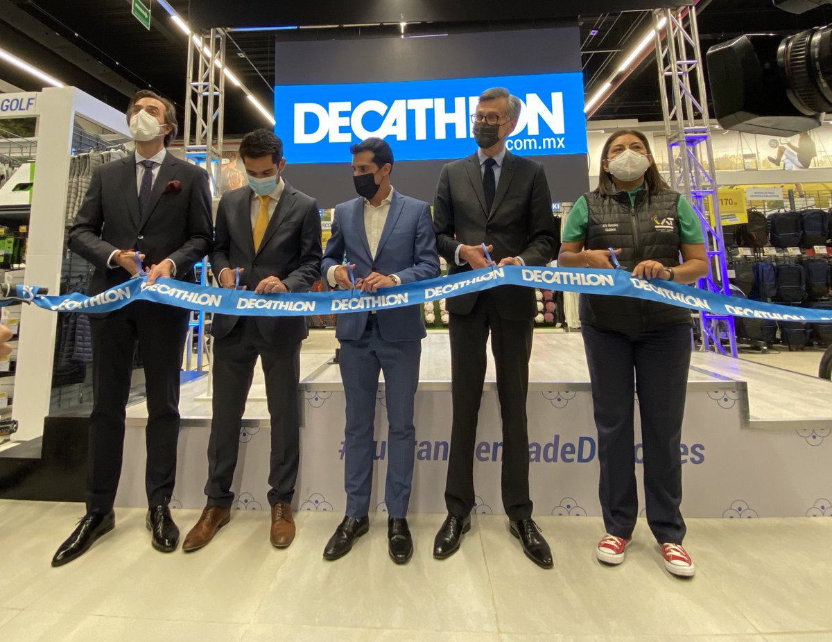 LaParejaViajera's tweet photo. 🥊 Atención sureños de la CDMX.
Ya se inauguró en Paseo Acoxpa la tienda de deportes @DecathlonMX 
Una empresa francesa 🇫🇷 que llegó a México hace 5 años y ¿saben quién es fan de la tienda? 
🥇Rommel Pacheco 🥇 https://t.co/OGndkLN9uV