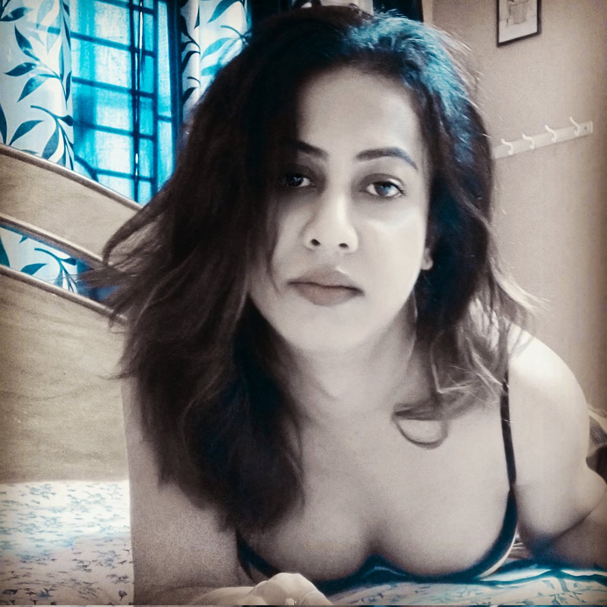 Suzibhowmik's tweet photo. #bongbombshell https://t.co/F2oSDIQzjx