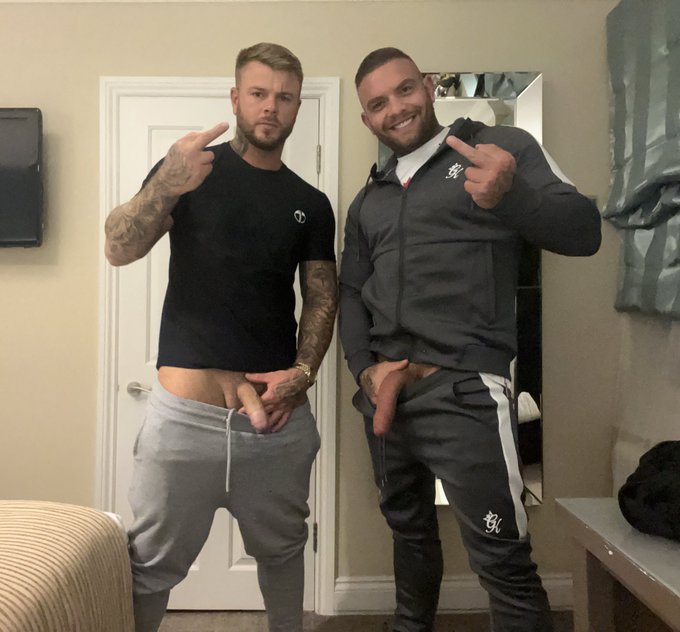 Cocks out lads 💪🏼😈  The full filthy video will be on onlyfans 😈  @AndyLeexxx @BrandonWilmore https://t