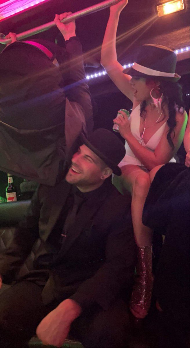 mynamesbeff3201's tweet photo. More cell pics that I adore from last weekend🥳🎵🎩🌹 https://t.co/I2BWW3Vd6E