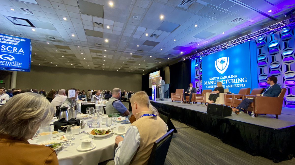SCUpstate's tweet photo. “The transformation is accelerating.”
Volvo Truck has set a goal to cut its CO2 emissions 50% by 2030, with a 100% reduction by 2040.
#scmfgconf #EVs https://t.co/GnnQ7GCkY7