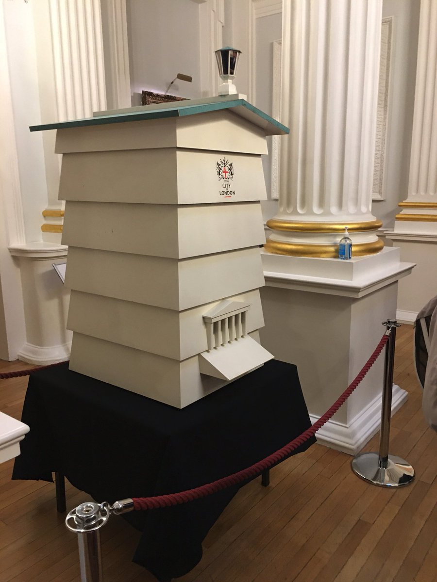 PeterBennett125's tweet photo. Mansion House bees were on their best bee-hiviour at the Lady Mayoress’s reception today before being sent back to the roof @cityoflondon https://t.co/RiyO20APy9