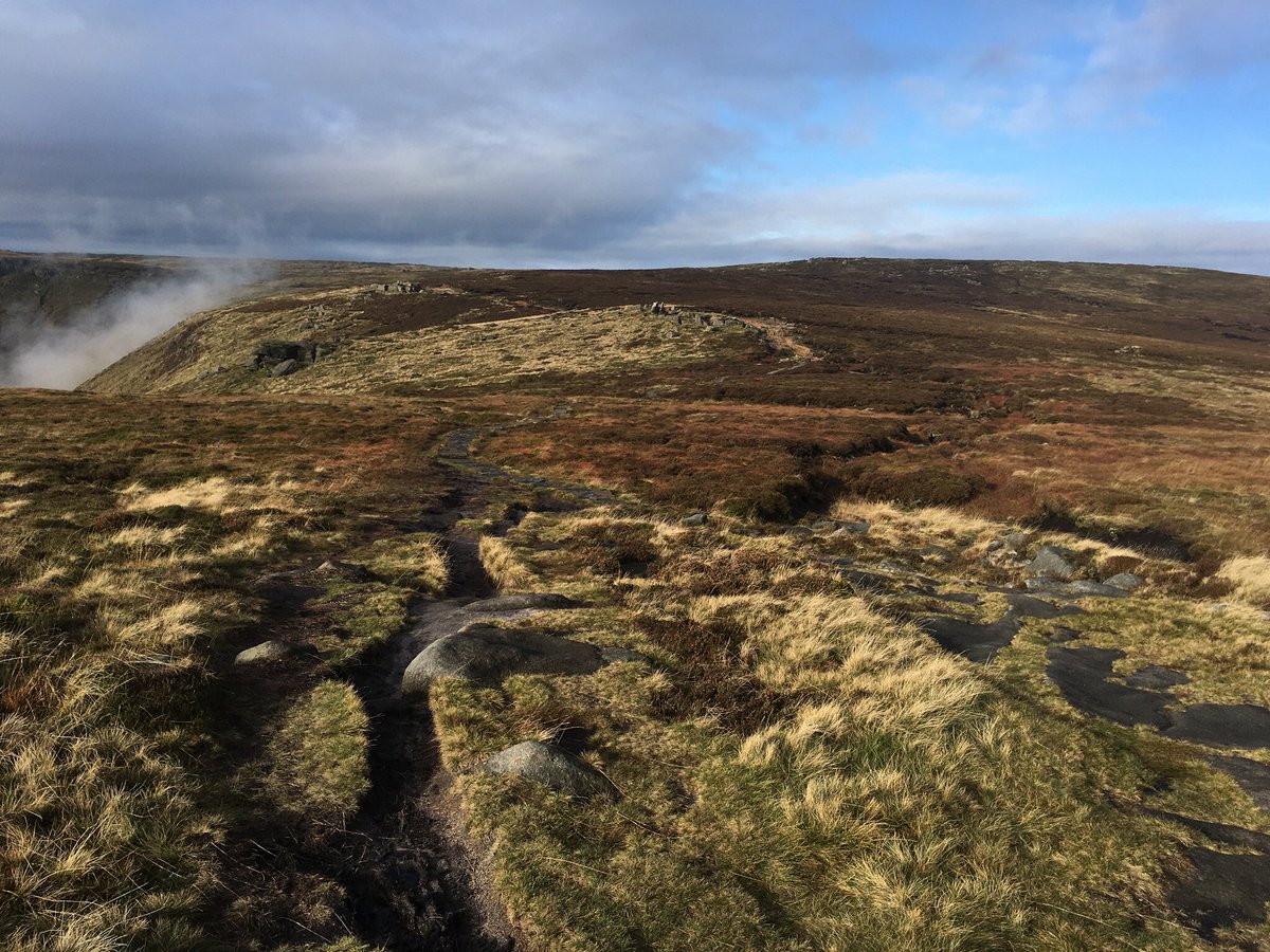 PeakNavigation's tweet photo. Some lovely light on Kinder Scout today before the mist came down. Good for navigation ahead of out next @nnas_uk Gold Navigator Award course next week. https://t.co/v21AjKz2yq