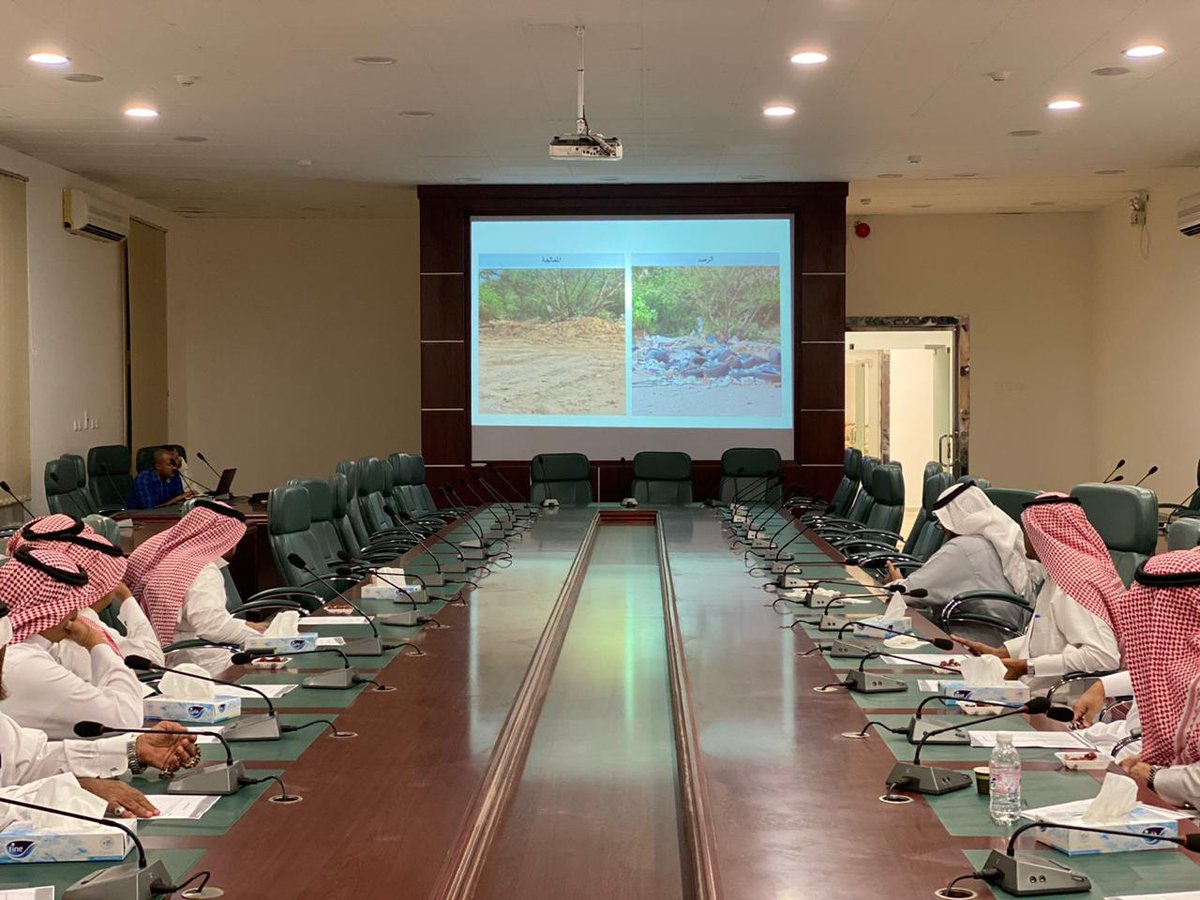 البناوي والمرضي يلتقيان بمشايخ قبايل بارق ويناقشان التشوهات البصرية - bareq.net/news/180167
#بارق #صحيفة_بارق