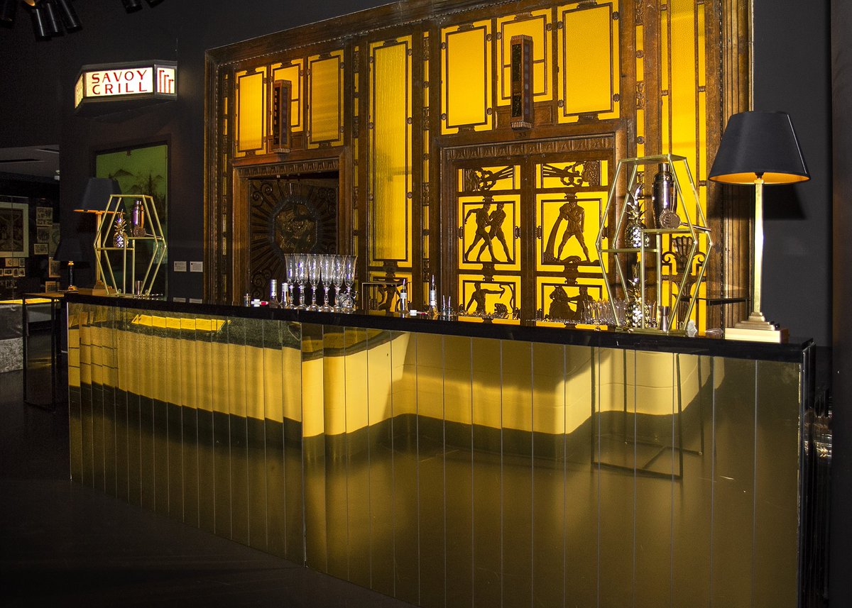 The most stunning bar area in our People’s City Gallery with the 1928 Art Deco lift from London’s Selfridge’s creating an unforgettable backdrop 🥂 #eventprofs