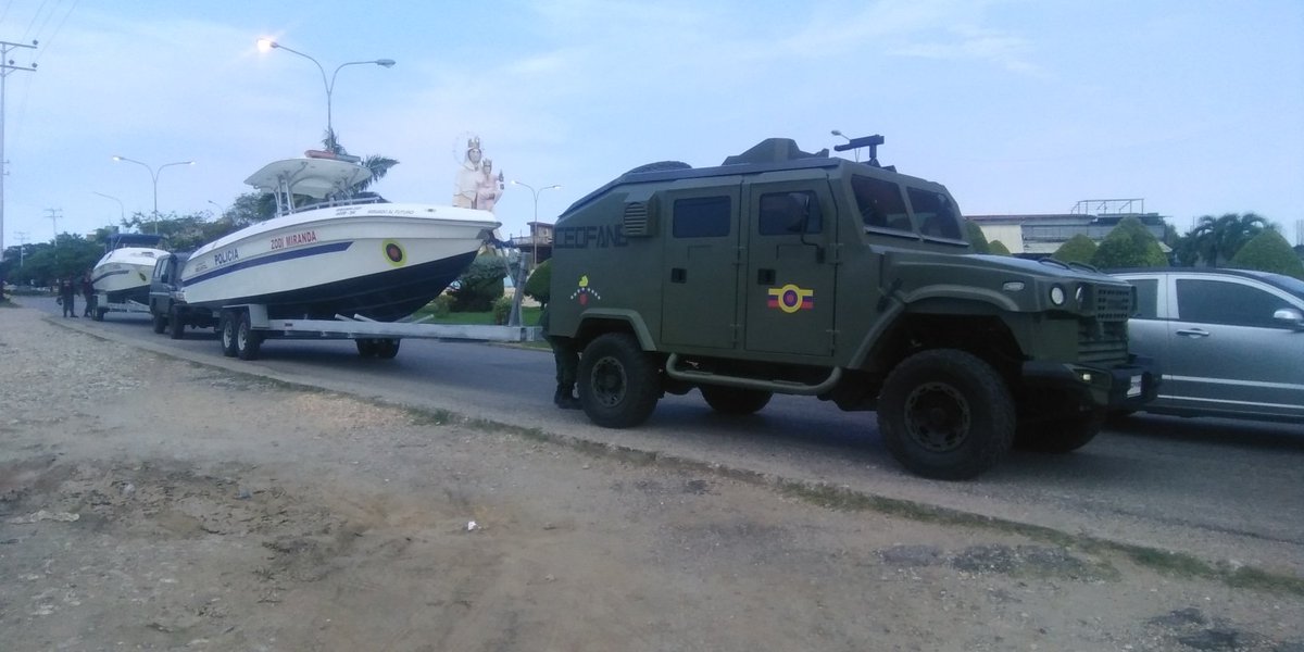 hljohan's tweet photo. Los resultados del plan Fénix no sólo ha comprendido recuperación de cientos de tanques, incluso en algunos casos que se encontraban en los patios de chatarra o como piezas estáticas exhibidas en plazas públicas, también disponemos de vehículos tácticos en pleno servicio activo https://t.co/HiXqaJxdbK