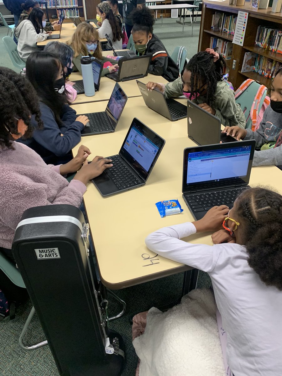 edrhett's tweet photo. Greenwood Girls Who Code club having a Dance Party. @nnpsgreenwood https://t.co/lMLarAzOO8