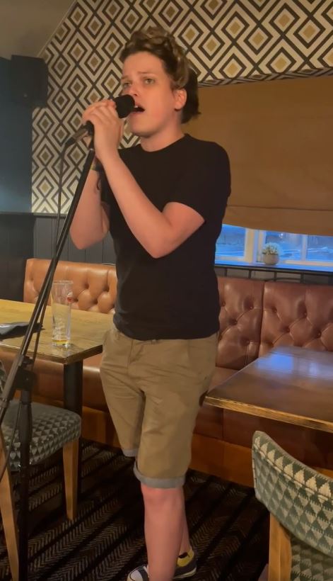 Borough_Arms's tweet photo. She blew our socks off at her first gig here, she's going to do it again next Saturday! Kat Jayne sings our favourite songs Saturday 20th November from 8:30pm. Join us in supporting her in her musical journey! Can't wait! 🎤🎤 https://t.co/mcvjYTa1Xf