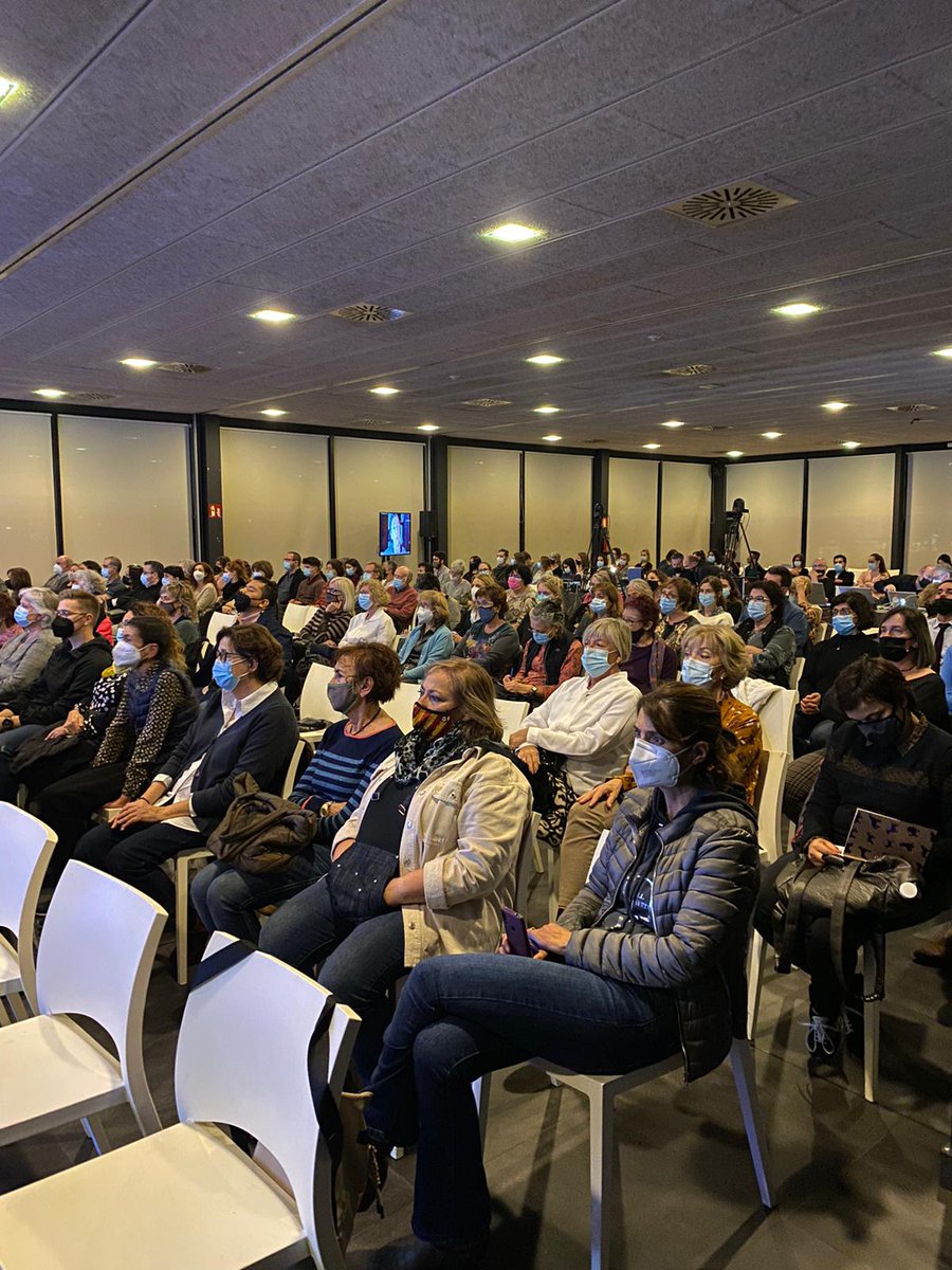 Avui a Manresa, debat sobre la llei que regula l’eutanàsia des de la perspectiva ètica i assistencial. També sobre el procés de presa de decisions i de suport als pacients. Estem molt satisfets de reunir més de 700 professionals entre presencials i online
comb.cat/ca/comunicacio…