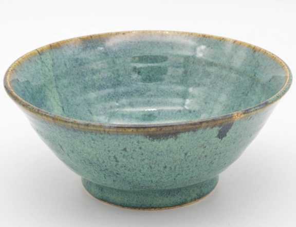 There are still beautiful handcrafted bowls available for the <a href="/ArtGallBurl/">Art Gallery of Burlington</a> Soup Bowl To Go event. Choose a bowl, then choose which participating restaurant you want to either dine-in or get take out from and fill your bowl! On Now! #BurlON #SoupBowl2Go
agb.life/soup-bowl-to-go