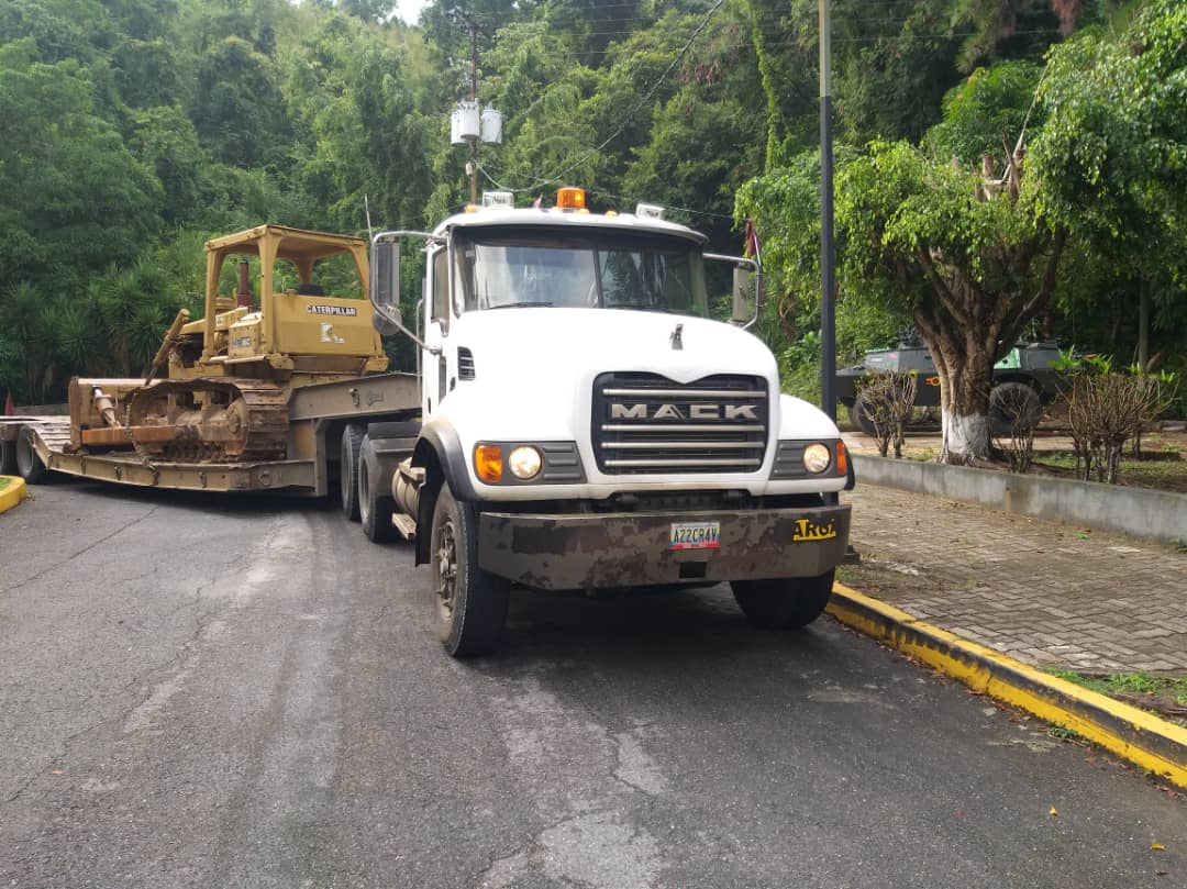 hljohan's tweet photo. Trascendiendo los interesantes detalles técnicos, es clave lo que este programa impulsa, desde el CEOFANB, seguimos revisando todo lo que se tiene, para repararlo, restaurarlo o reutilizarlo, y darle uso en misiones de apoyo de combate y apoyo de servicio de combate https://t.co/xfTbj7n9AL
