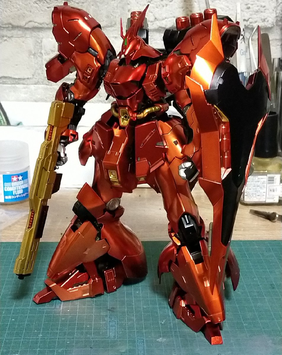 ogp_69's tweet photo. 久々のガンプラ😙とりあえず、部分塗装しながら素組み！くそカッケー✨#ガンプラ初心者　#ガンプラ好きと繋がりたい　#ガンプラは自由だ　#RGサザビースペシャルコーティング https://t.co/UMA28vsmlh