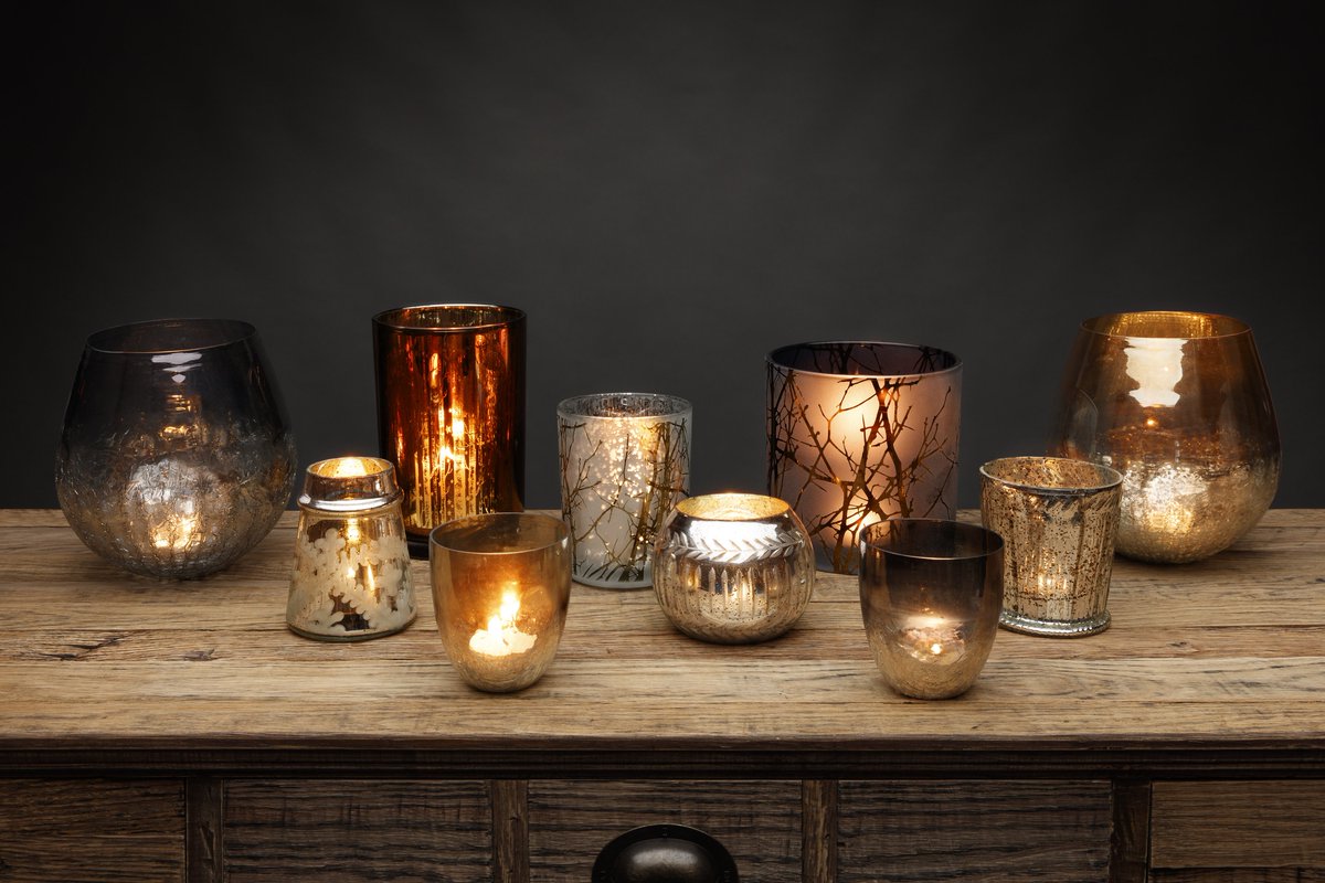 CandleMonth's tweet photo. As winter creeps in &amp; you start burning more candles, make sure you're burning them correctly. Use a candleholder specifically designed for candle use - heat resistant, sturdy, &amp; large enough to contain any drips or melted wax. More #CandleSafety info: https://t.co/BJroLfhelj https://t.co/yYfbw6EV0r