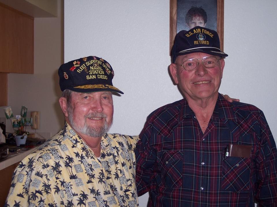 JEM1979's tweet photo. Today we celebrate those who have served/are serving in the military. I don’t think any of us can adequately thank them for the sacrifices they’ve made & the hardships they’ve endured. Remember them, honor them…today and every day. #VeteransDay #Dad #Grandpa #UncleGeorge https://t.co/tKDHKTB8eQ
