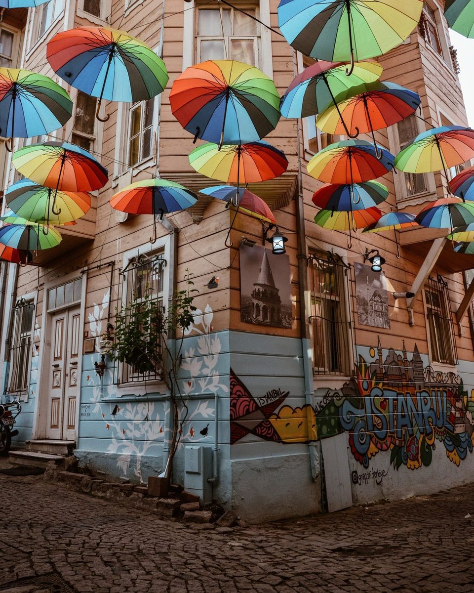 visual_standard's tweet image. “The world is a book and those who do not travel read only one page.”

#umbrella #rain #travel #rainyday #photography #newyork #instagood #photooftheday #TheVisualStandard #visualstandard #visualstandardtraveler #VSmag #VSmagazine #travelmagazine #bestplacestotravel #VS