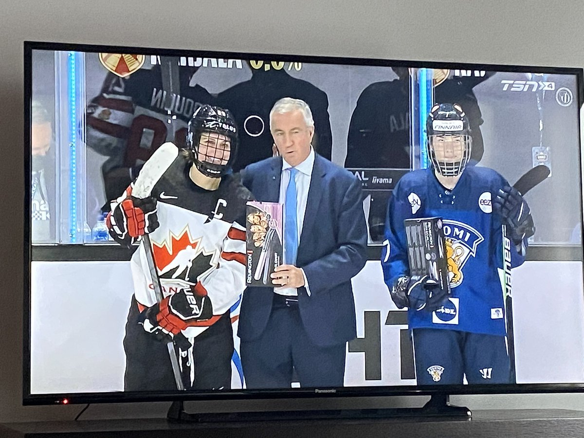 tturman20's tweet photo. Great win for @HC_Women 🇨🇦 this morning vs Finland! 🇫🇮🏒 It is 2021 though and I don’t know about anyone else but does this not seem like a step back in #genderequality? The player of the game gift is a hair straightener? 🤦🏼‍♀️ #DoBetter  @IIHFHockey @sobeys @HockeyCanada https://t.co/48GeWnmm4j