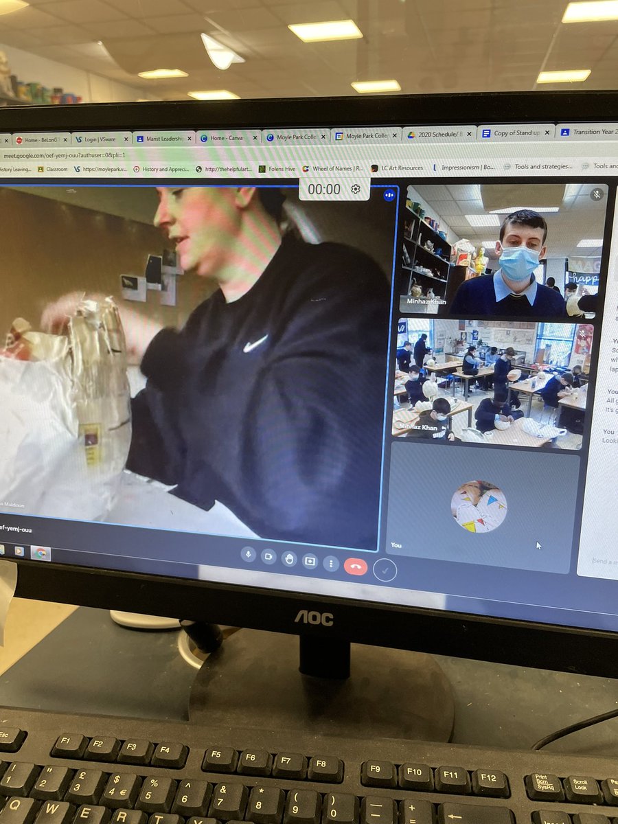 MoyleParkArt's tweet photo. Thank you so much @CelinaMuldoon for a brilliant virtual wearable sculpture workshop! The Transition Years had a ball! 👍 @moylepark https://t.co/aShdGsYuA4