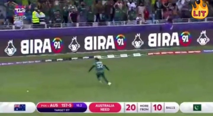 Slayerofwights's tweet image. Karma is a b!tch

You guys snatched his cake
He snatched your world cup!!!

#PAKVSAUS