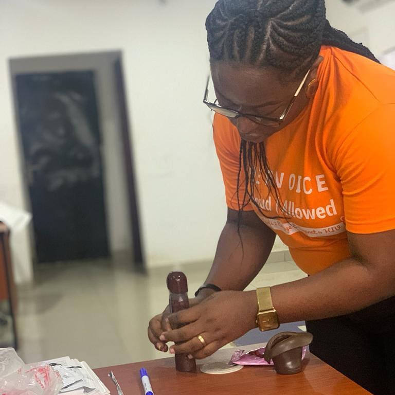 BalancedMD's tweet photo. Thank you @BodyTalkInt for the opportunity to teach Adolescent Girls and Young Women on sexuality education, contraceptive methods and HIV prevention.
#YoungLeader @WomenDeliver
#EmergingLeader @TechWomen
@HeroCameroon #SRHR #CSE
Demonstration on how to use a #MaleCondom https://t.co/Vysrv6yG38